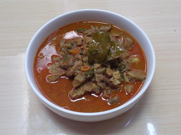 Resep daging cincang khas padang ala Bunda Rieyuqi - SIMOMOT
