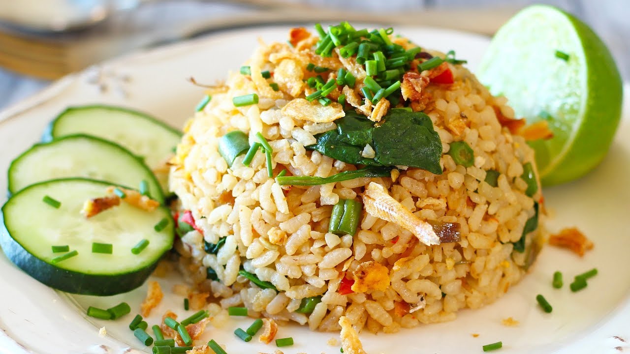 Makanan Sehat Spicy Anchovy Fried Rice (Nasi Goreng Kampung) Yang Enak Dimakan